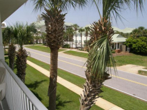 Stunning home in Destin with Outdoor swimming pool and 2 Bedrooms